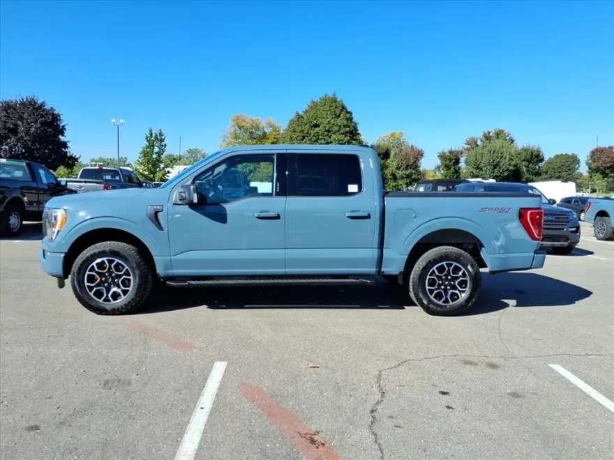 2023 Ford F-150 XLT photo 1