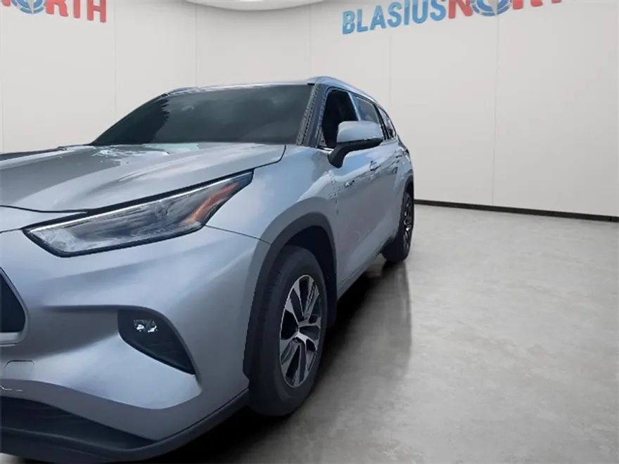 2021 Toyota Highlander Hybrid XLE photo 1