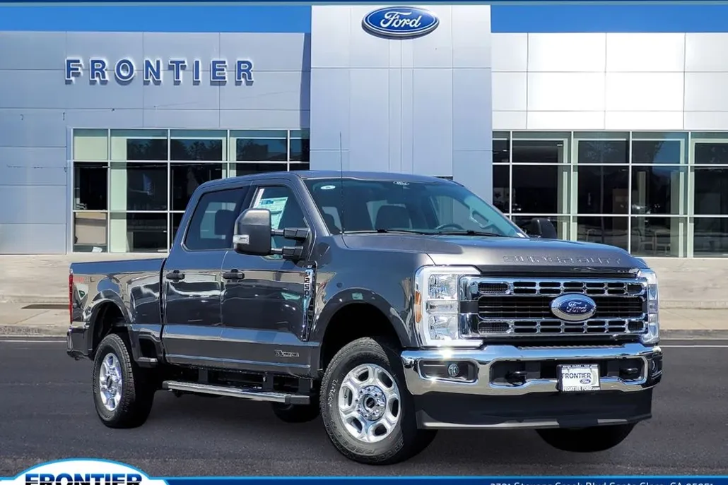 2025 Ford F-250 XLT photo 1
