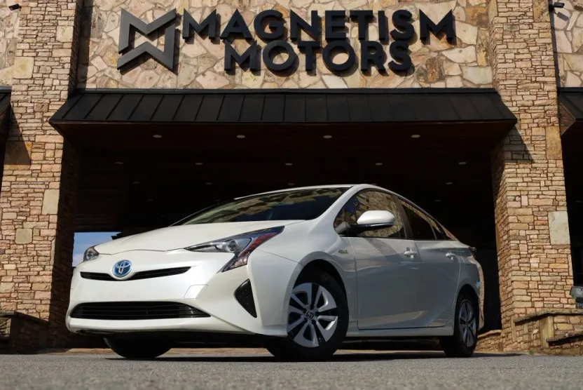 2016 Toyota Prius Two Eco photo 1