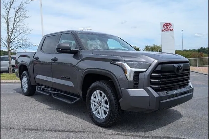 2024 Toyota Tundra SR5 CrewMax photo 1