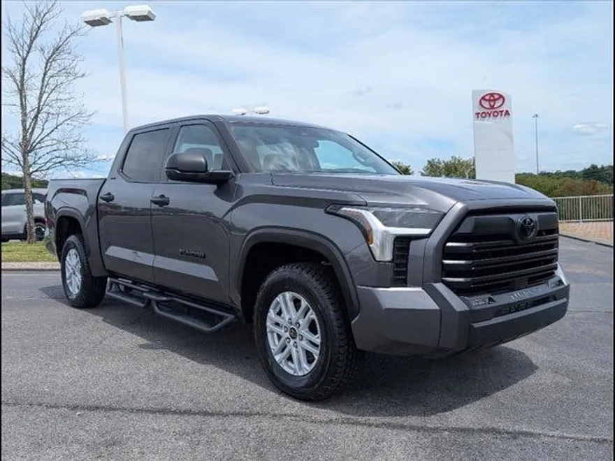 2024 Toyota Tundra SR5 CrewMax photo 1
