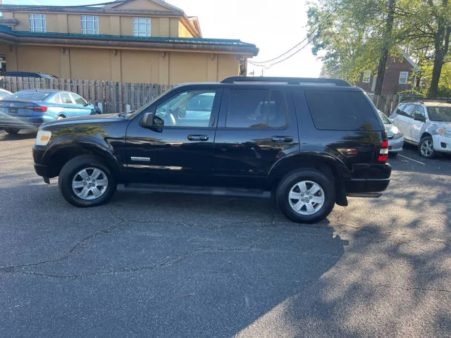 2008 Ford Explorer XLT photo 1