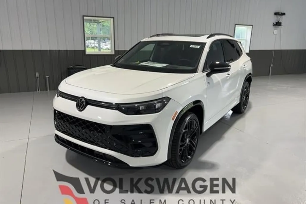 2025 Volkswagen Tiguan SE R-Line Black photo 1