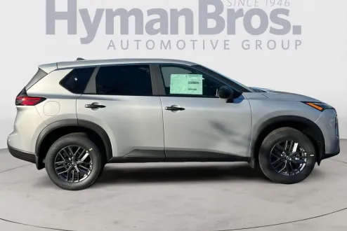 2025 Nissan Rogue S photo 2
