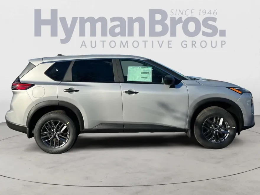 2025 Nissan Rogue S photo 2