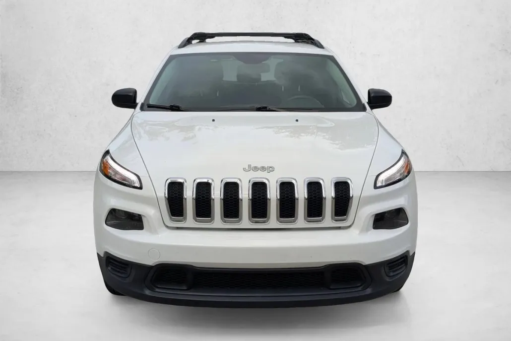 2015 Jeep Cherokee Sport photo 1