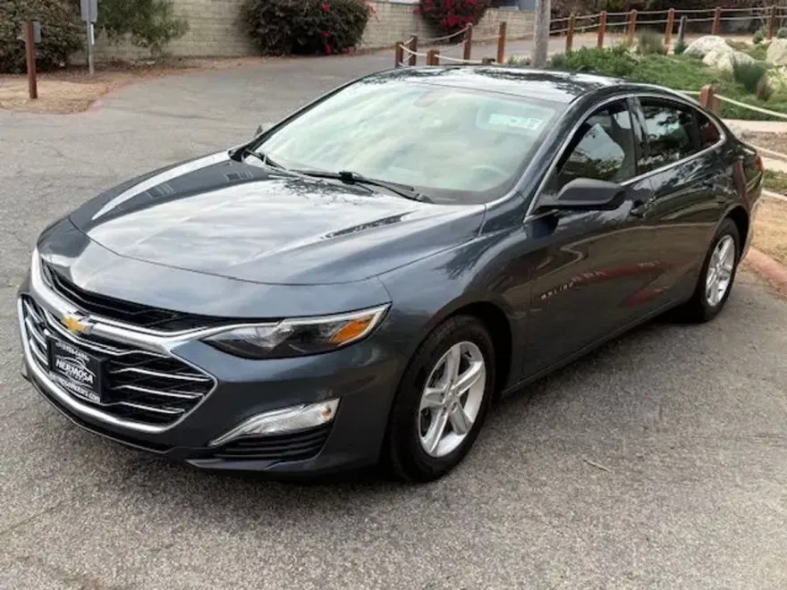 2020 Chevrolet Malibu LS photo 1