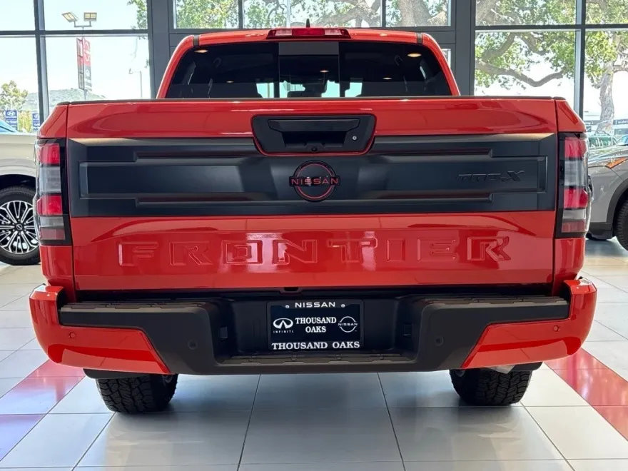 2025 Nissan Frontier Crew Cab PRO-X photo 1
