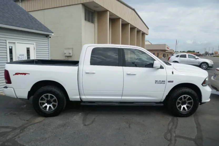 2016 Ram 1500 Sport photo 1
