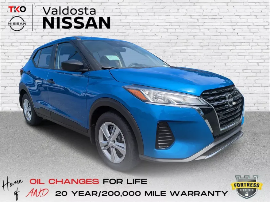 2025 Nissan Kicks Play S photo 1