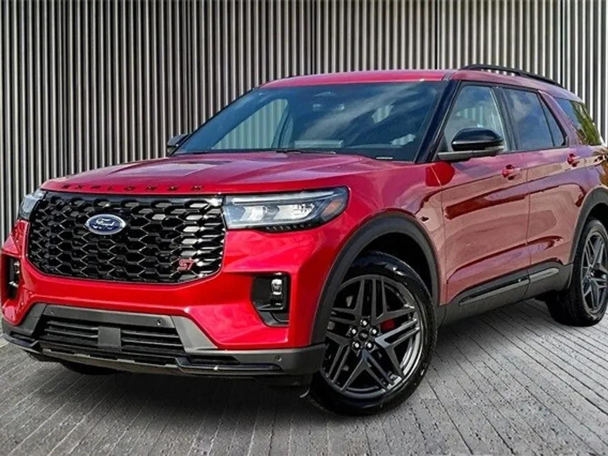 2025 Ford Explorer ST photo 1