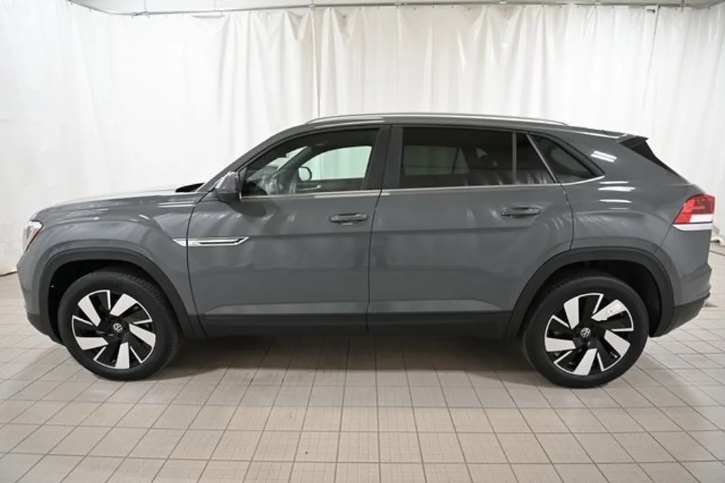 2025 Volkswagen Atlas Cross Sport SE Technology photo 1