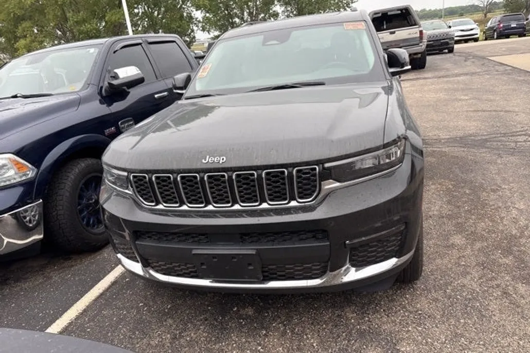 2022 Jeep Grand Cherokee Limited photo 1