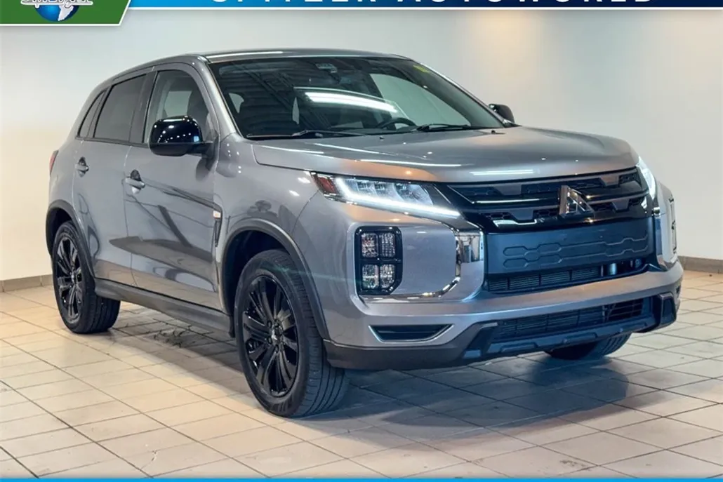 2022 Mitsubishi Outlander Sport LE photo 1