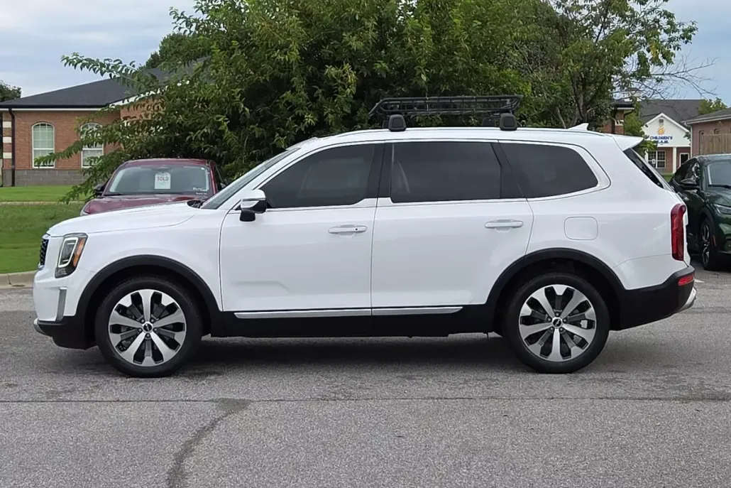 2022 Kia Telluride S photo 1