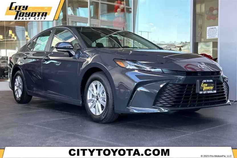 2025 Toyota Camry LE photo 1