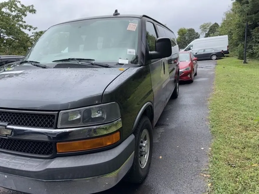 2016 Chevrolet Express 3500 Passenger Van photo 1