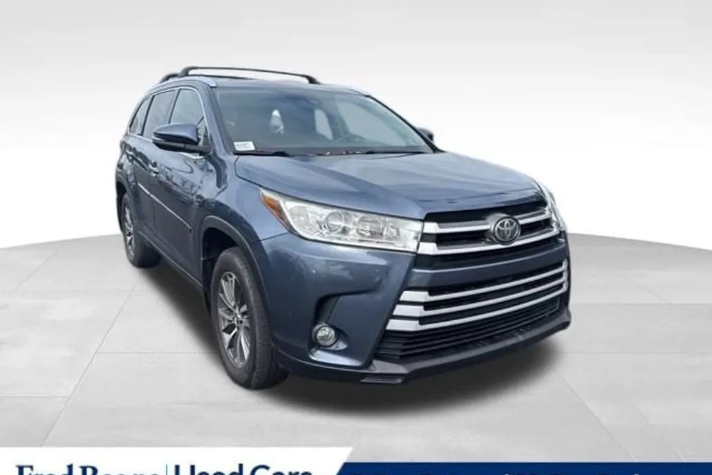 2017 Toyota Highlander XLE photo 1