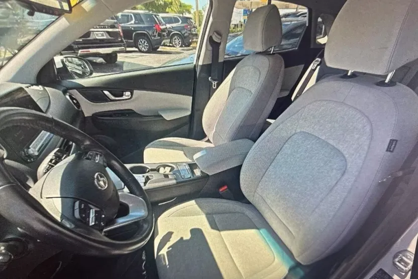 2023 Hyundai Kona Electric SEL photo 1