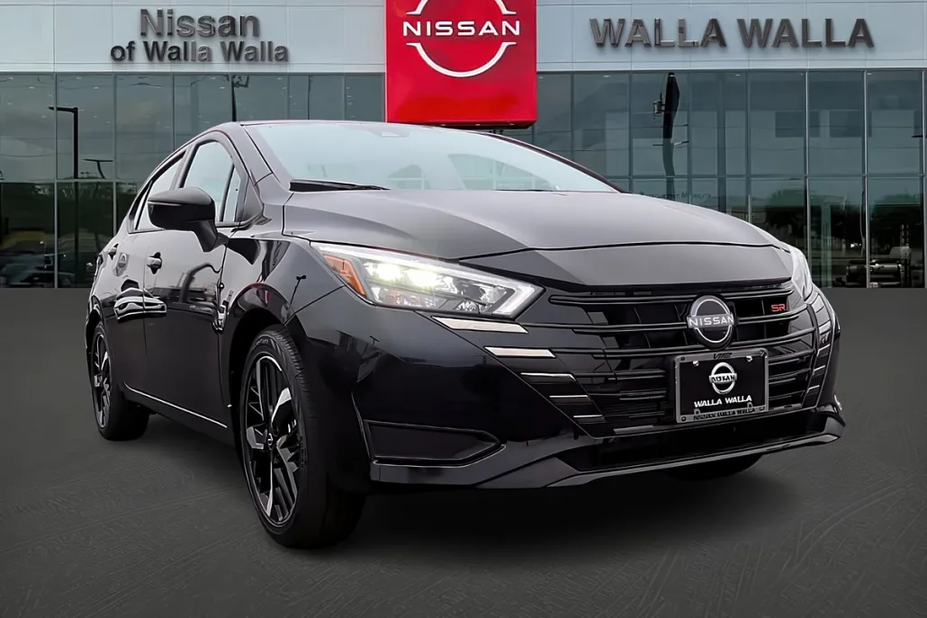 2025 Nissan Versa SR photo 1