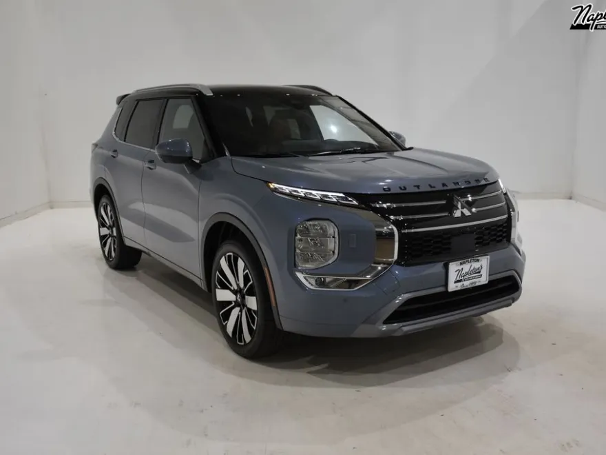 2025 Mitsubishi Outlander SEL photo 1