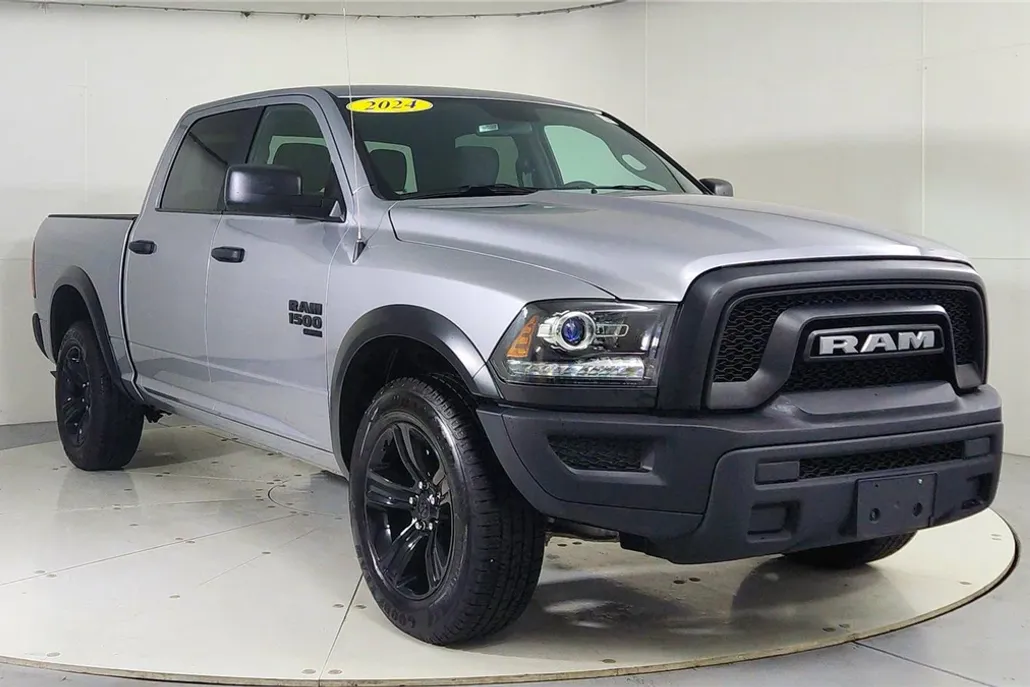 2024 Ram 1500 SLT Warlock photo 1