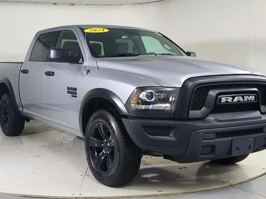 2024 Ram 1500 SLT Warlock photo 1