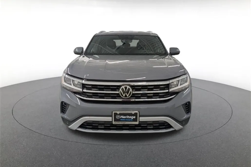 2021 Volkswagen Atlas Cross Sport V6 SE Technology photo 1