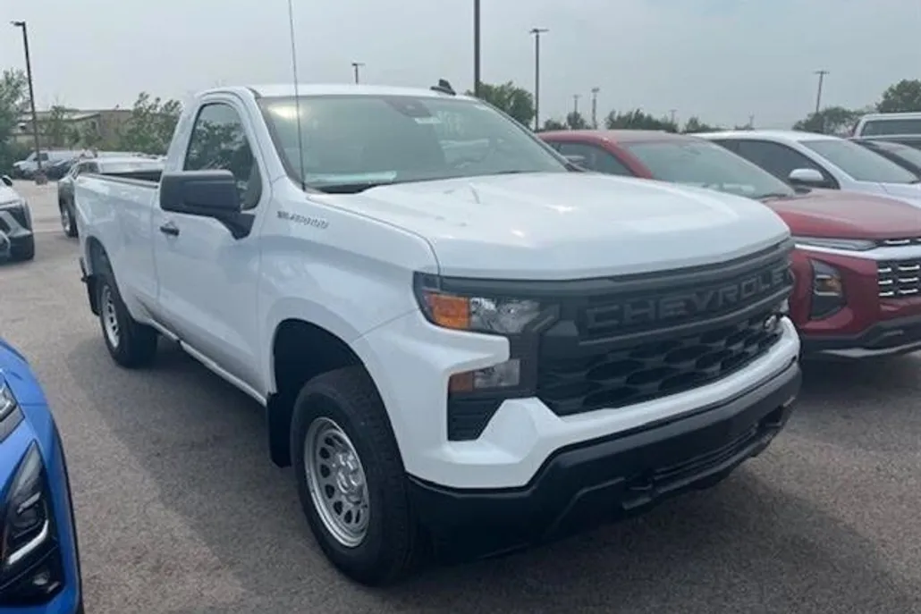 2025 Chevrolet Silverado 1500 photo 1