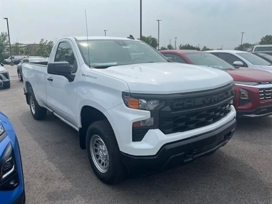 2025 Chevrolet Silverado 1500 photo 1