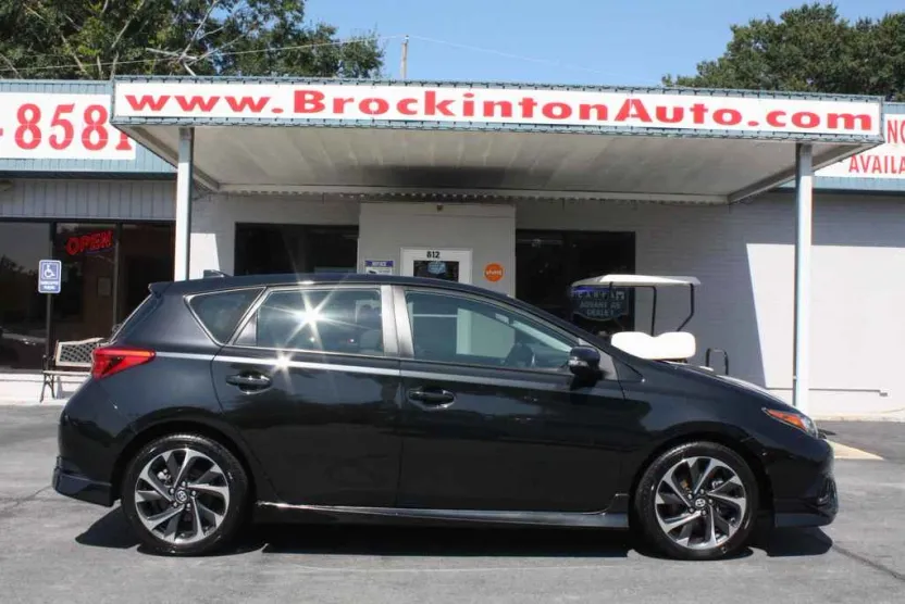 2016 Scion iM photo 1