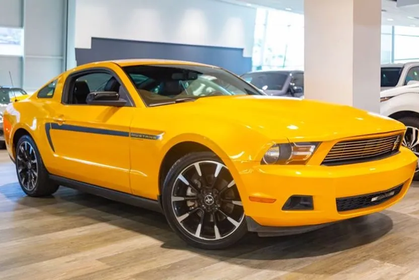 2012 Ford Mustang V6 Premium photo 1