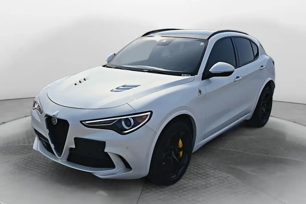 2019 Alfa Romeo Stelvio Quadrifoglio photo 1