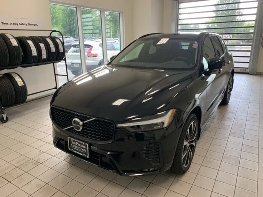 2024 Volvo XC60 B5 Plus photo 1
