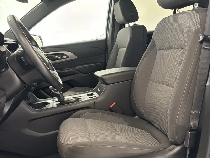 2023 Chevrolet Traverse Cloth photo 1