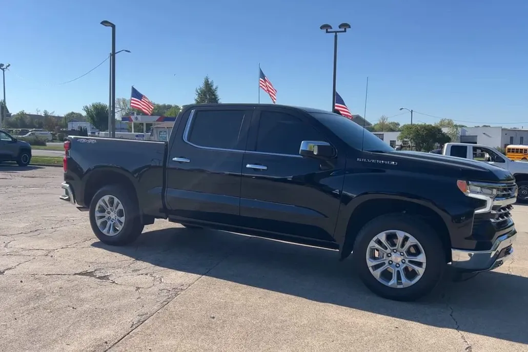 2024 Chevrolet Silverado 1500 LTZ photo 1