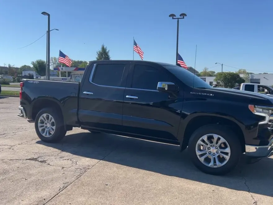 2024 Chevrolet Silverado 1500 LTZ photo 1
