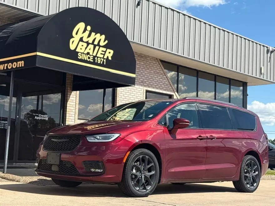 2021 Chrysler Pacifica Limited photo 1
