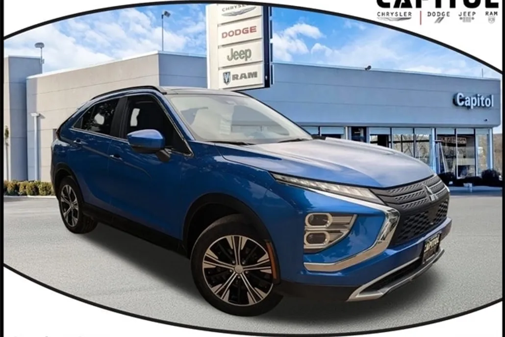 2022 Mitsubishi Eclipse Cross SE photo 1