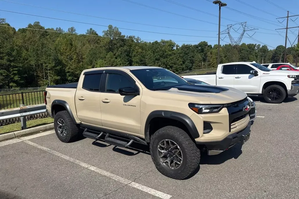2024 Chevrolet Colorado ZR2 photo 1