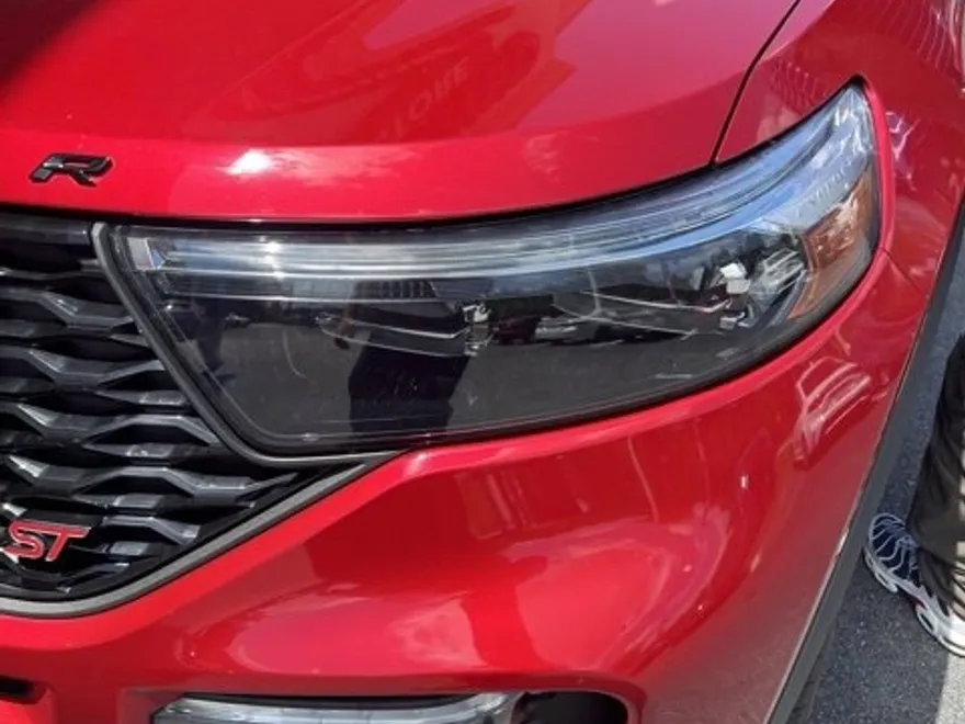 2021 Ford Explorer ST photo 1