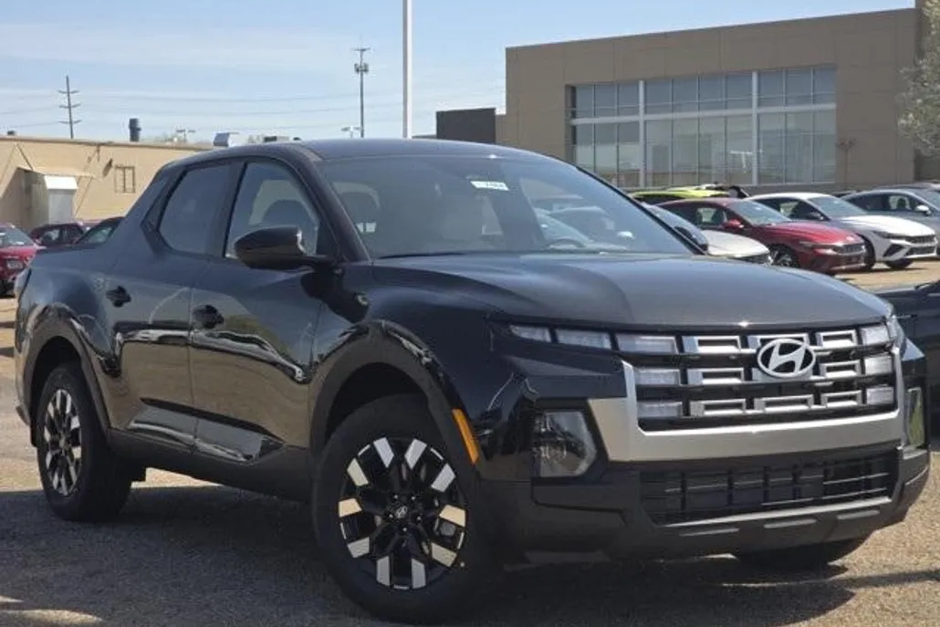 2025 Hyundai Santa Cruz SE photo 1