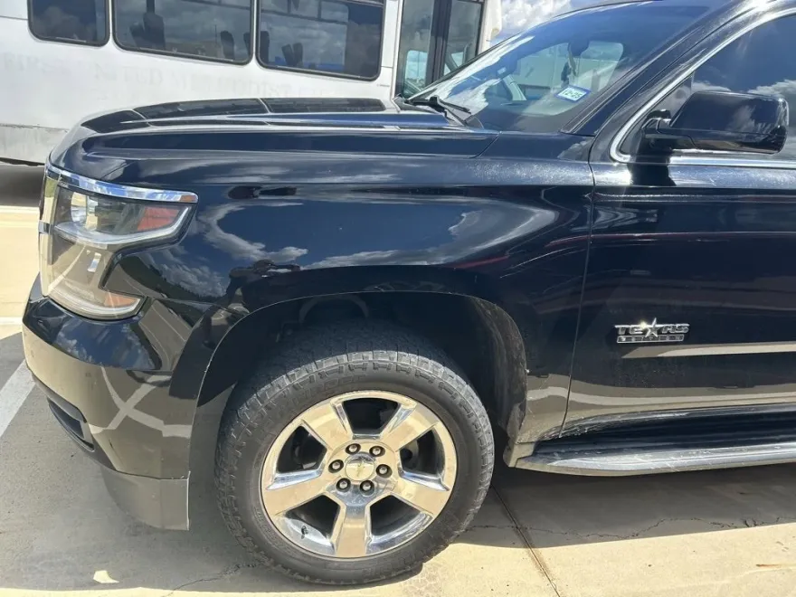 2016 Chevrolet Tahoe LT photo 1