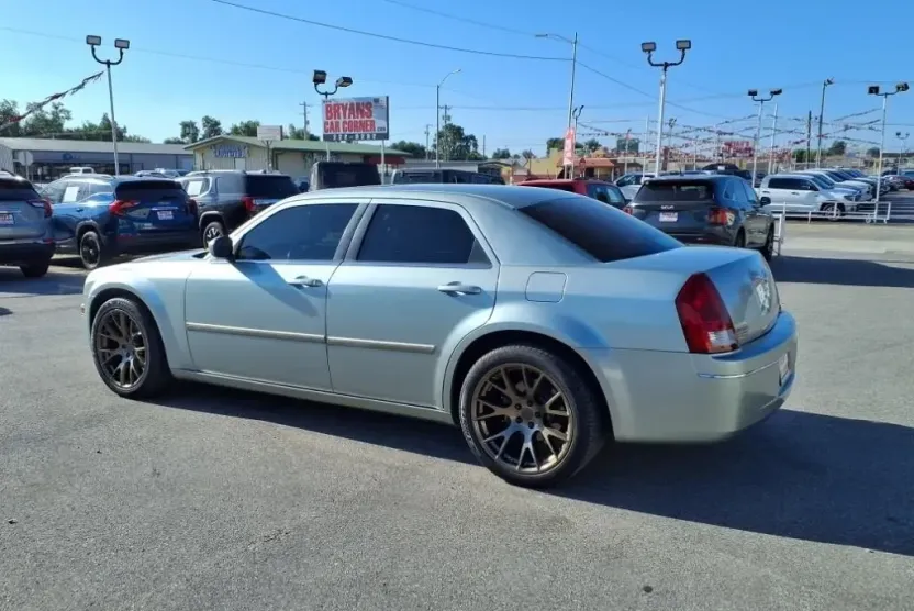 2006 Chrysler 300 Touring photo 1