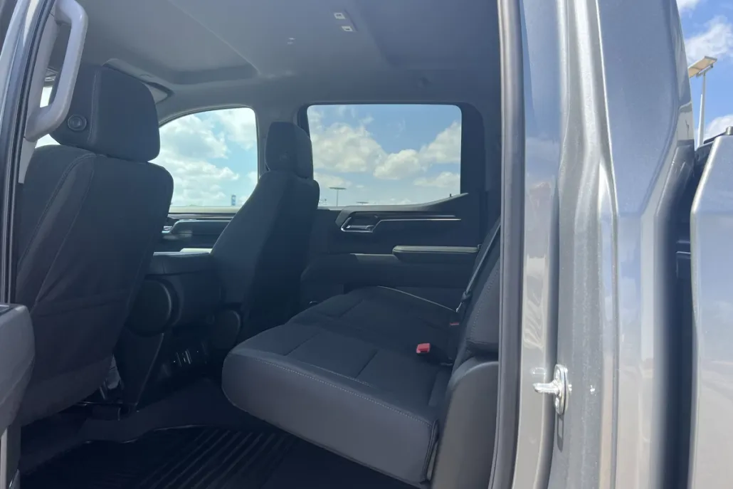 2025 Chevrolet Silverado 1500 LT photo 1