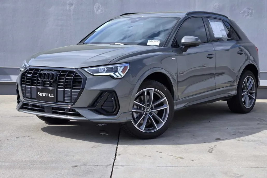 2025 Audi Q3 45 TFSI S line Premium photo 1