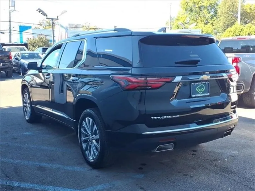 2023 Chevrolet Traverse Premier photo 1