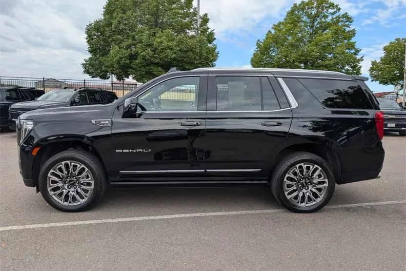 2024 Gmc Yukon Denali Ultimate photo 1