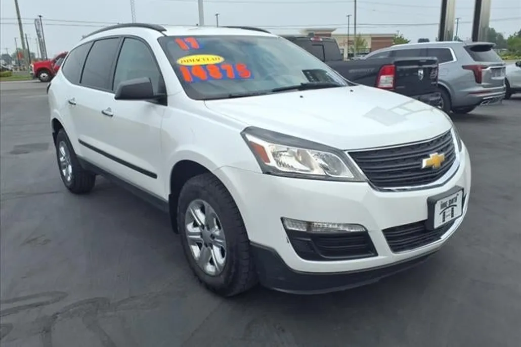2017 Chevrolet Traverse LS photo 1